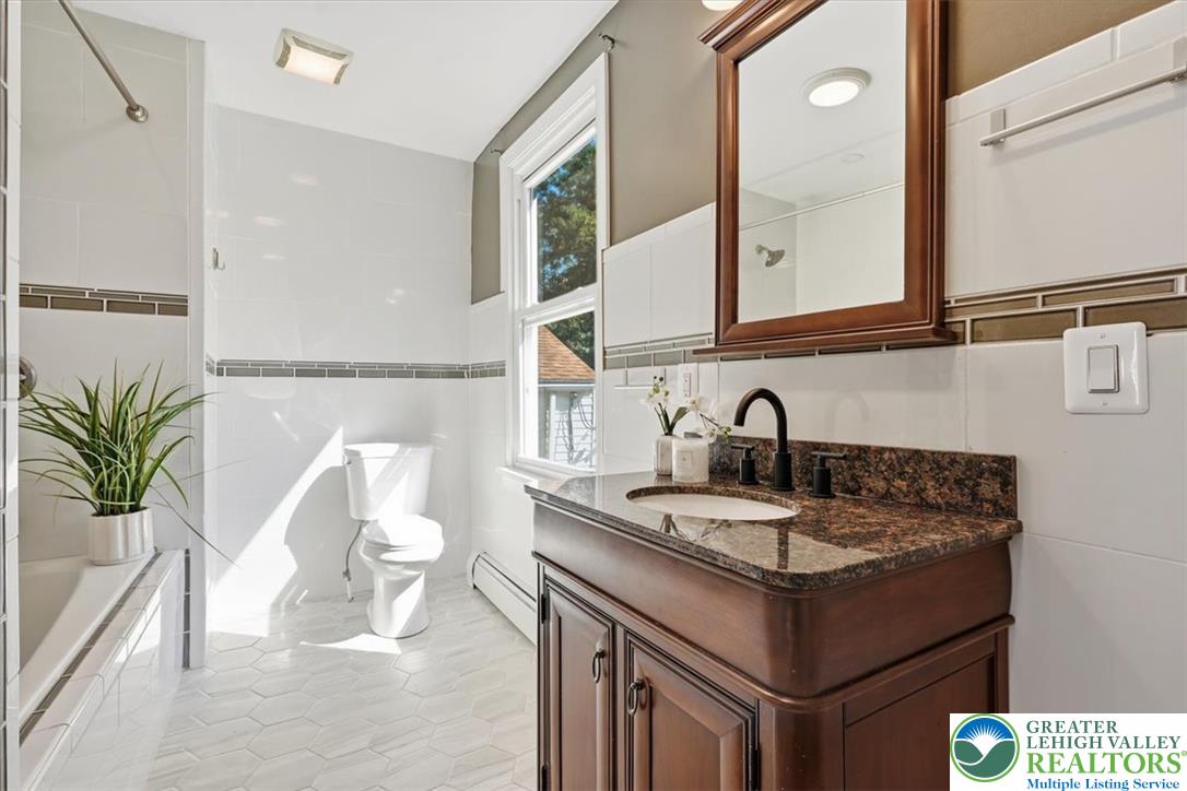 726 Ferry Street Property Photo 14