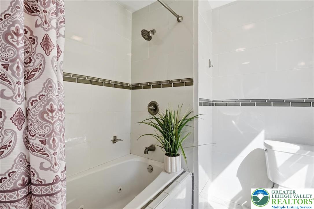726 Ferry Street Property Photo 15