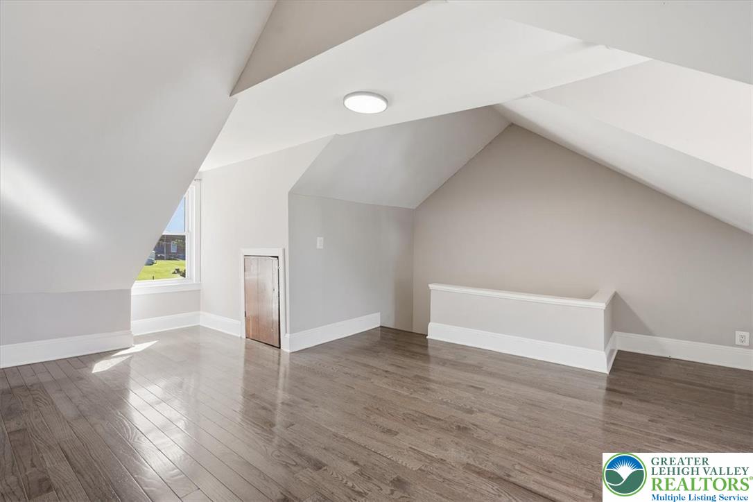 726 Ferry Street Property Photo 16
