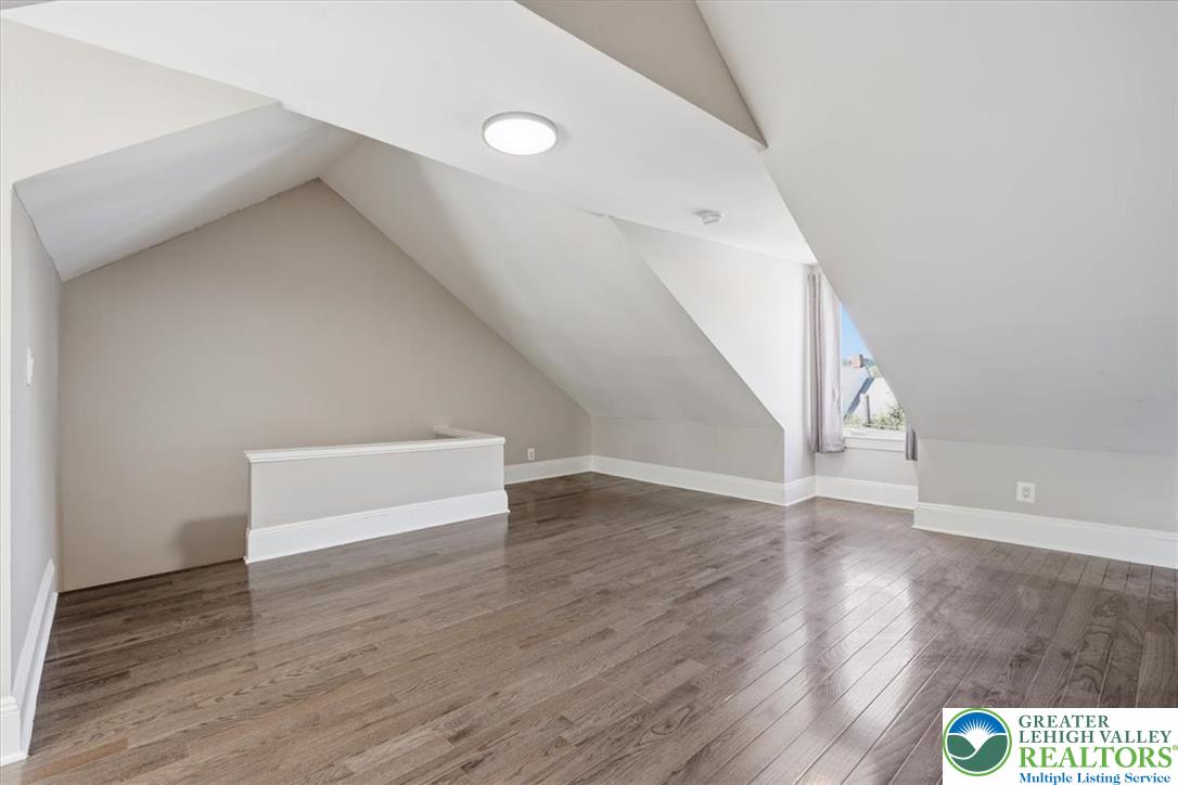 726 Ferry Street Property Photo 17
