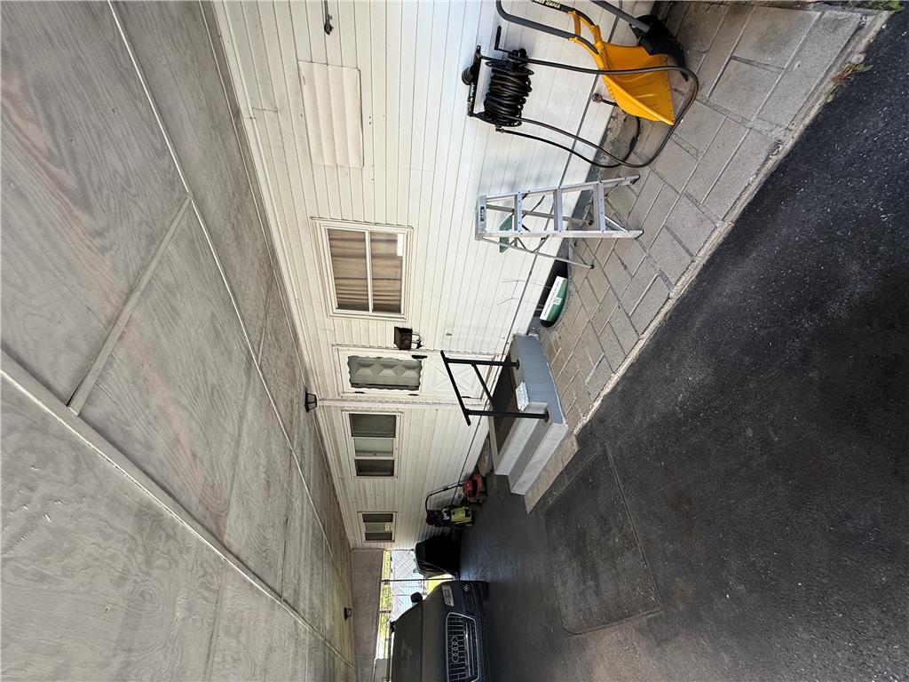 1512 Siegfried Street Property Photo 12