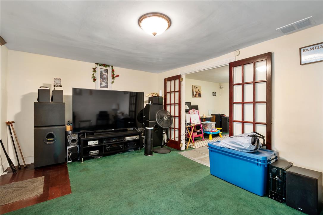 935 West Turner Street Property Photo 3