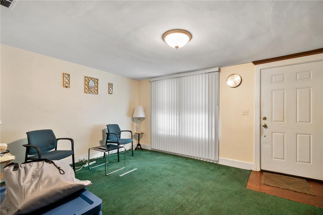 935 West Turner Street Property Photo 4