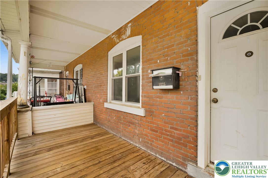 1225 Russell Avenue Property Photo 10