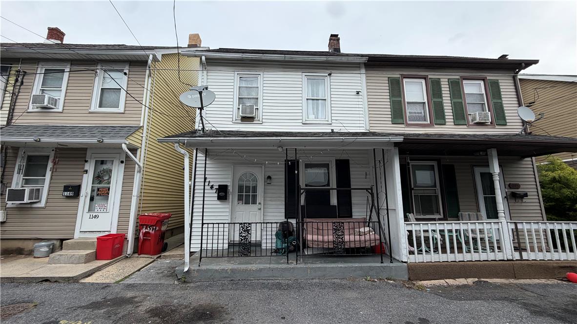 1147 Railroad Street Property Photo 1
