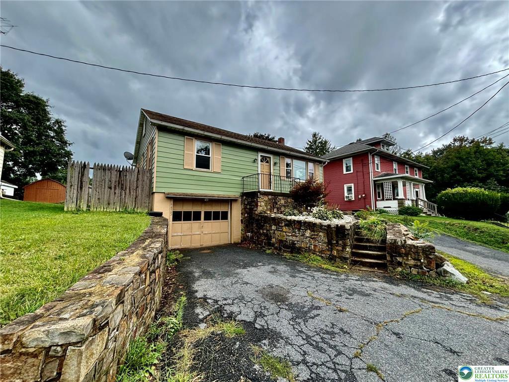 4425 Hecktown Road Property Photo 1