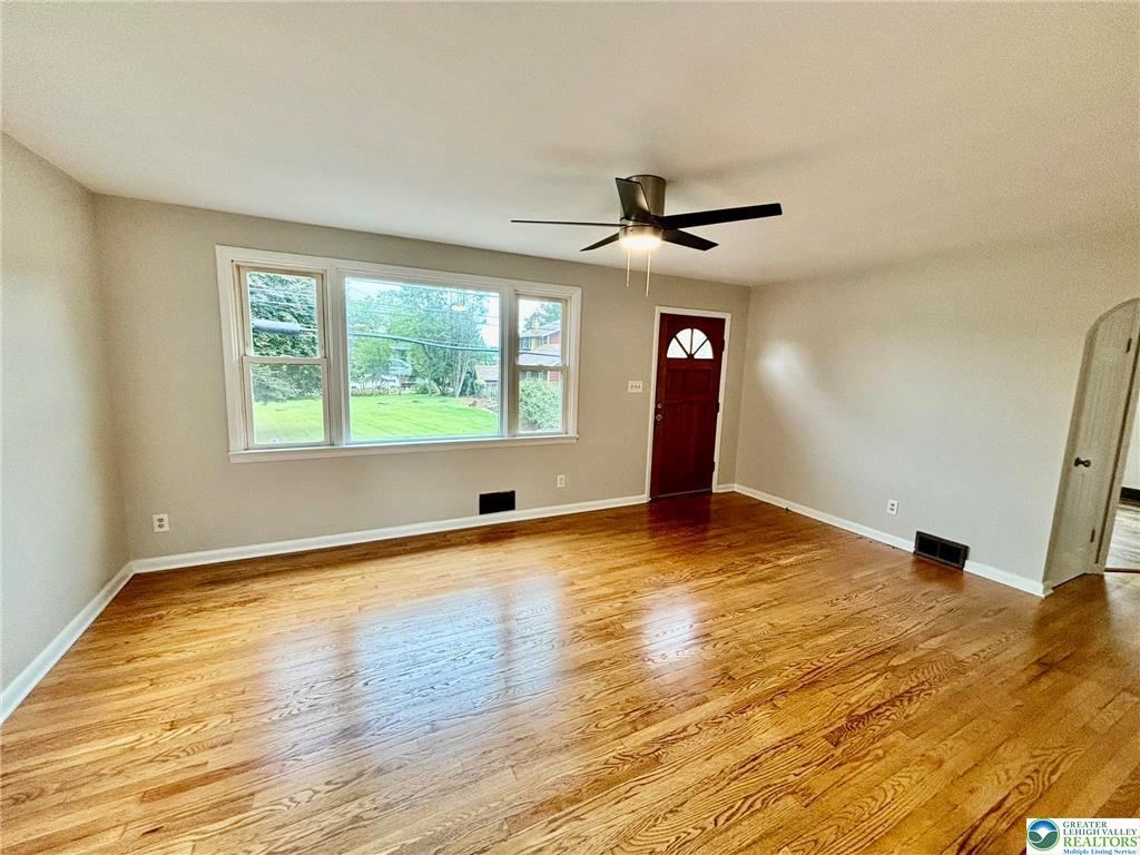4425 Hecktown Road Property Photo 5