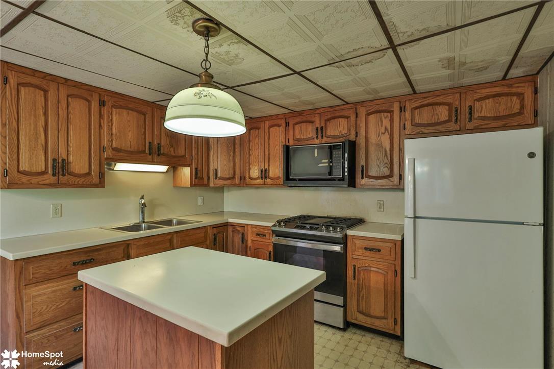 808 Engler Road Property Photo 4