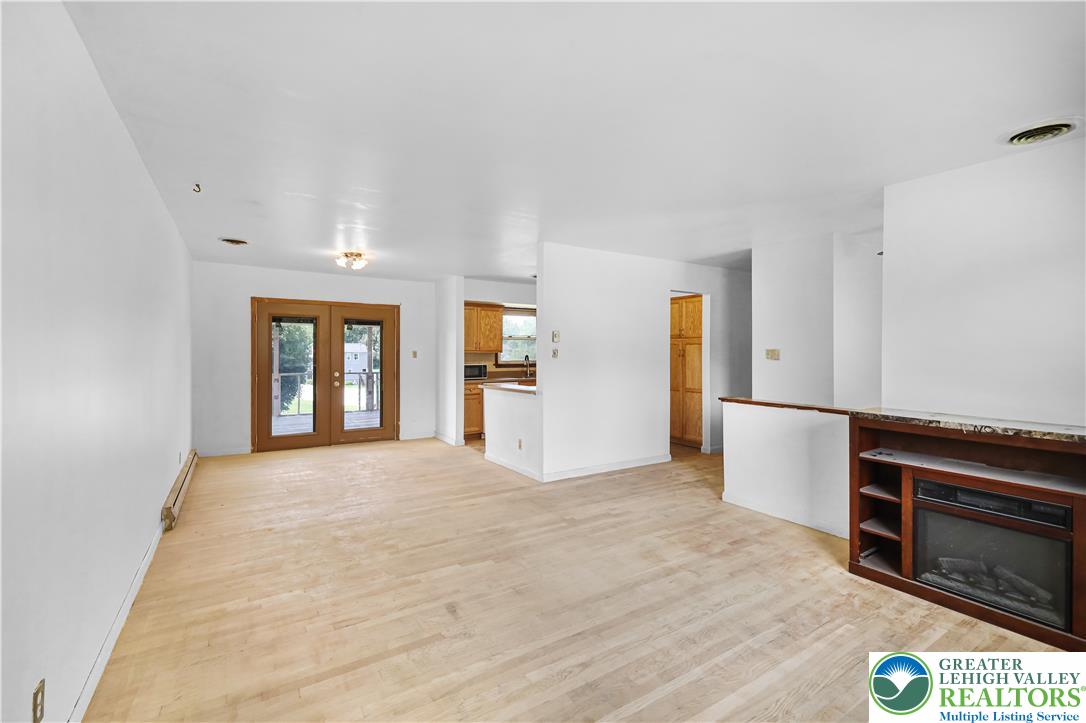 467 W Locust Lane Property Photo 6