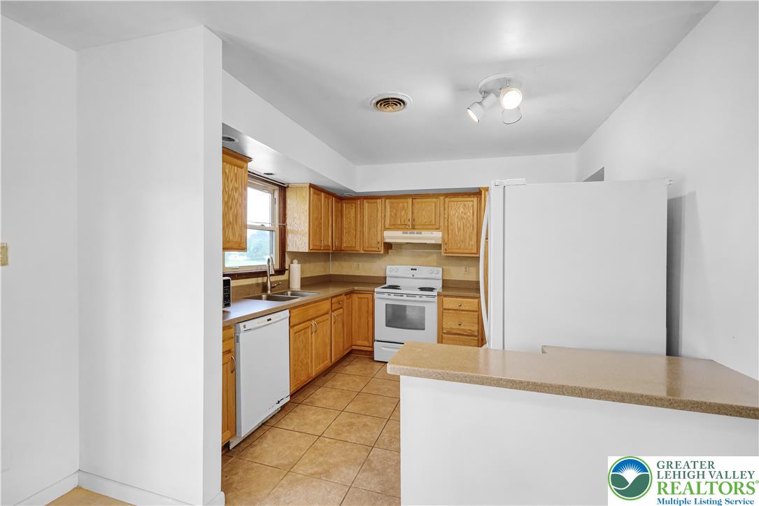 467 W Locust Lane Property Photo 9
