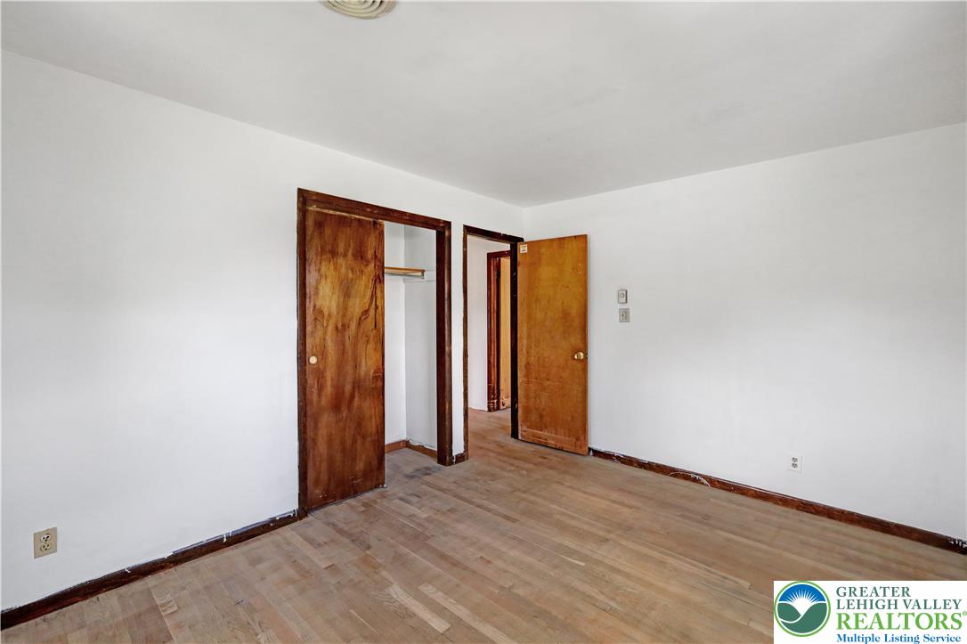 467 W Locust Lane Property Photo 17