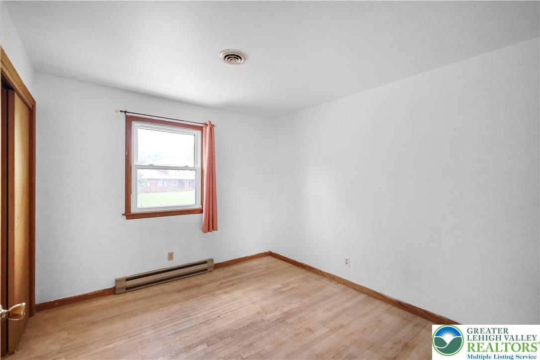 467 W Locust Lane Property Photo 18