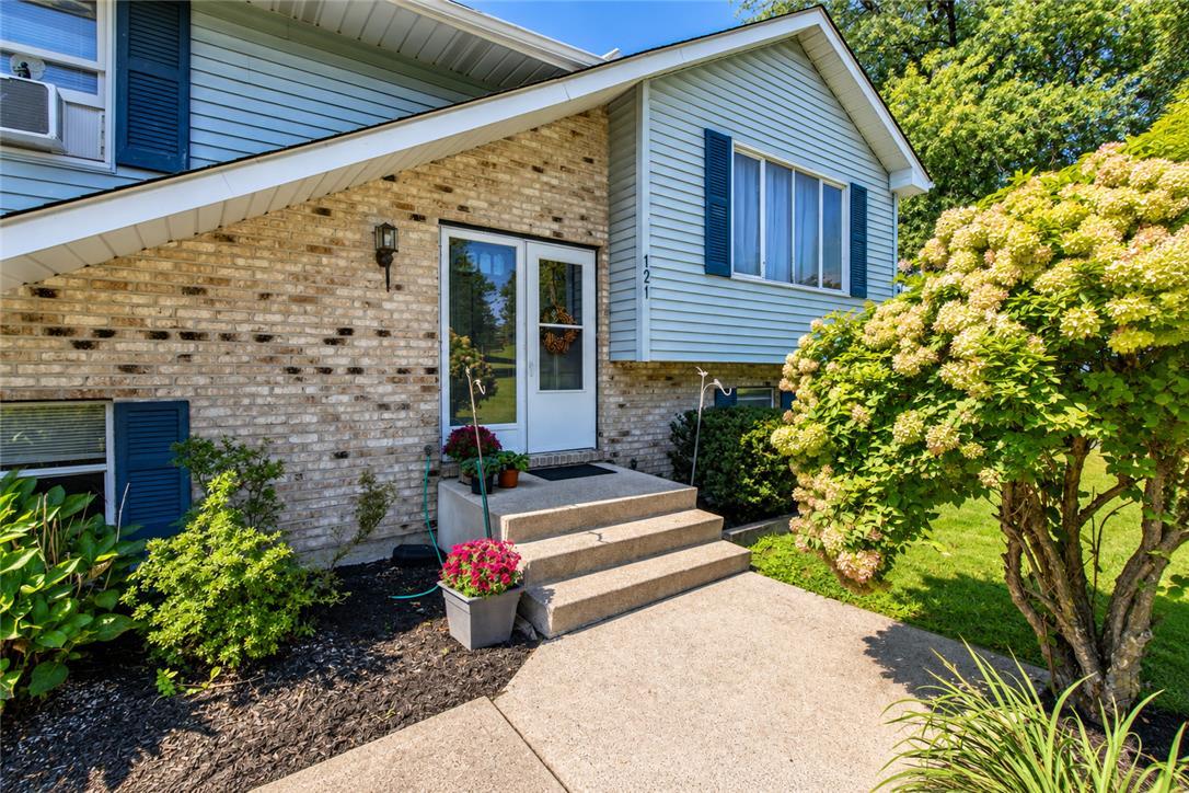 121 Scenic Court Property Photo 4
