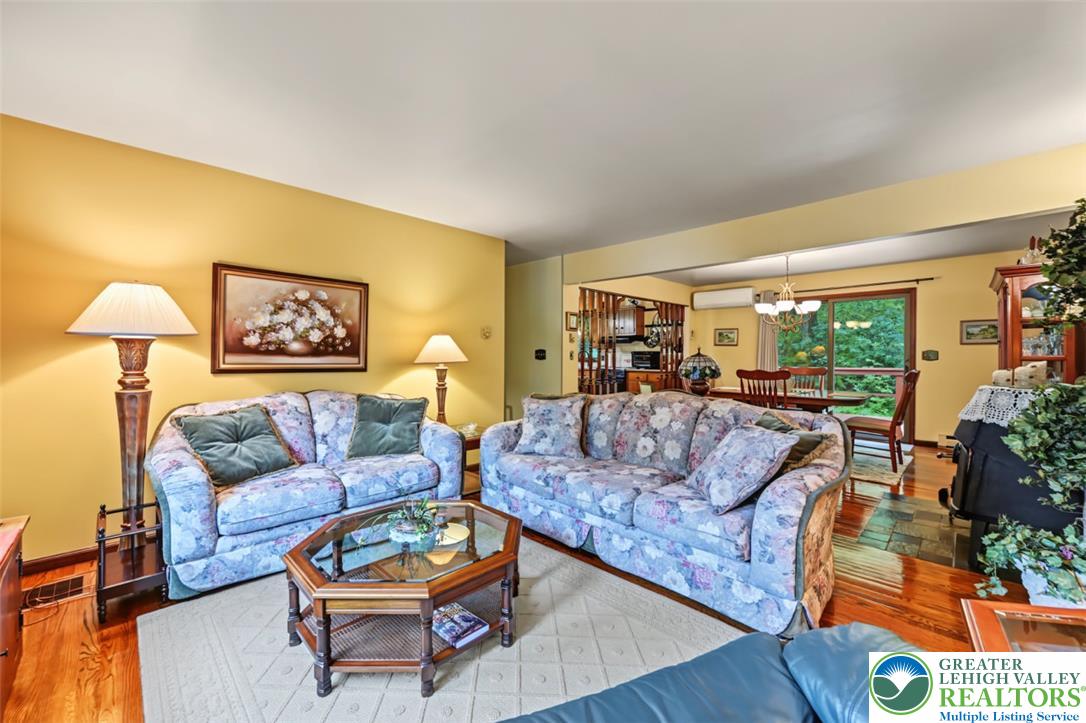2311 Woodhaven Drive Property Photo 11