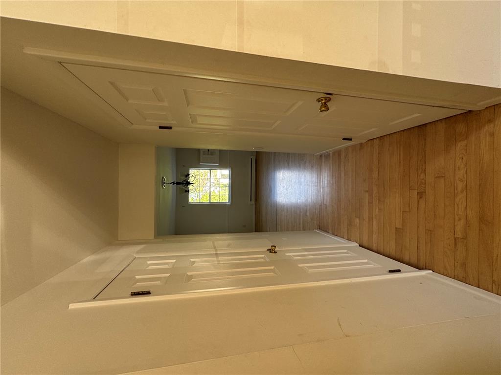 5661 Greens Drive Property Photo 5
