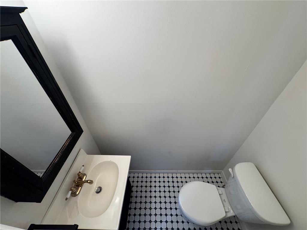 5661 Greens Drive Property Photo 7