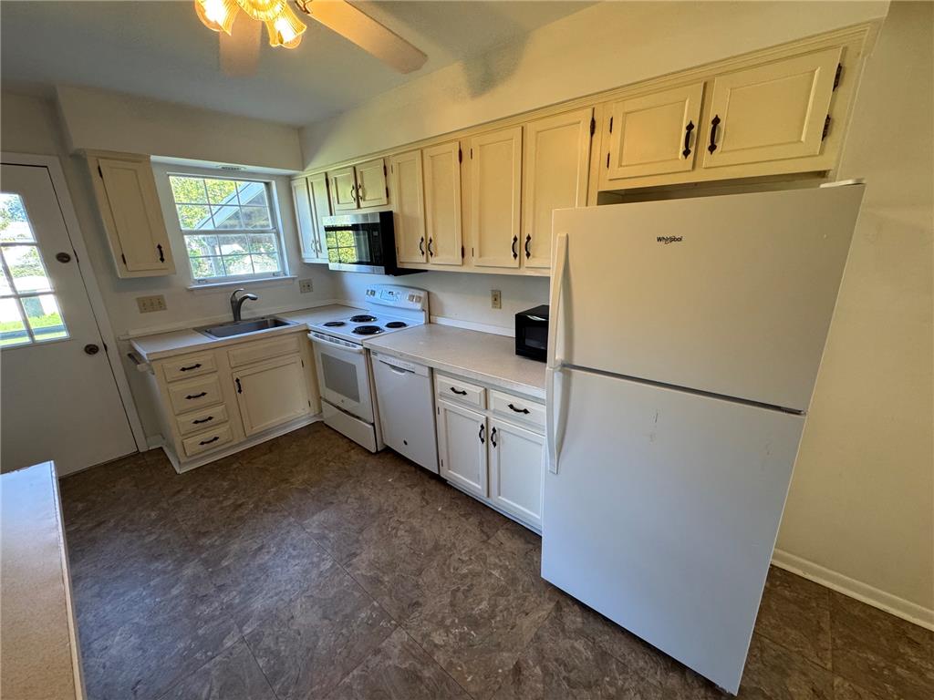 5661 Greens Drive Property Photo 10