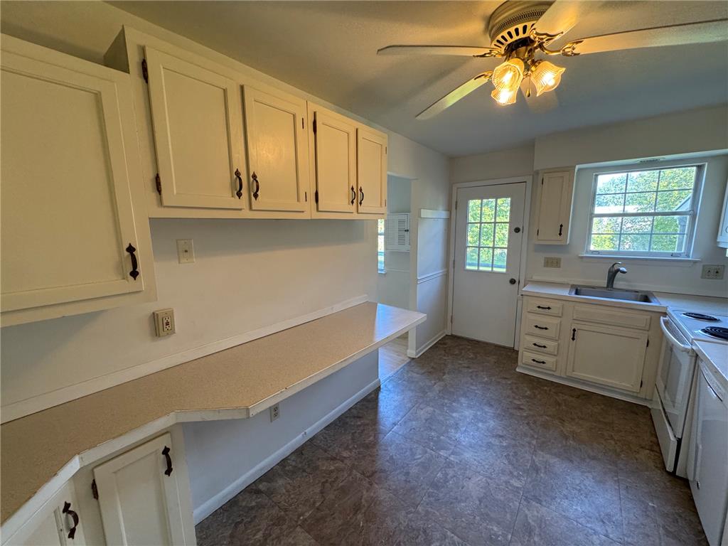 5661 Greens Drive Property Photo 11