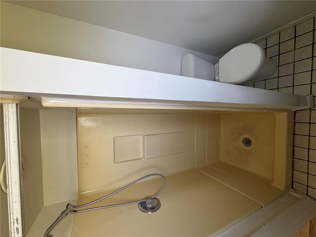 5661 Greens Drive Property Photo 15