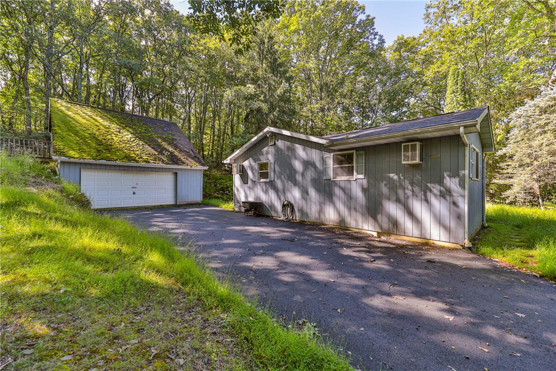 335 Shady Oaks Drive East Property Photo 1