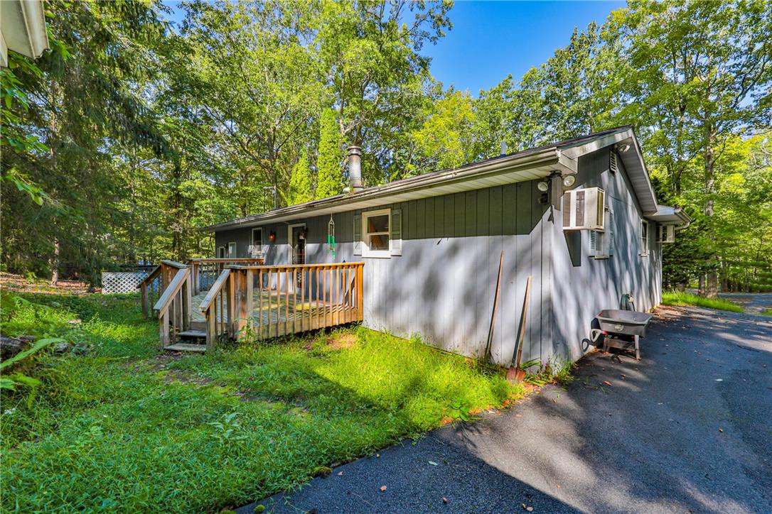 335 Shady Oaks Drive East Property Photo 3