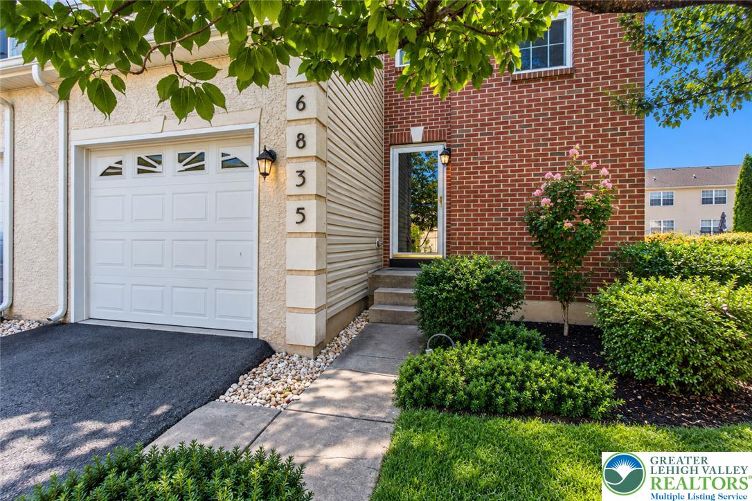 6835 Lincoln Drive Property Photo 1