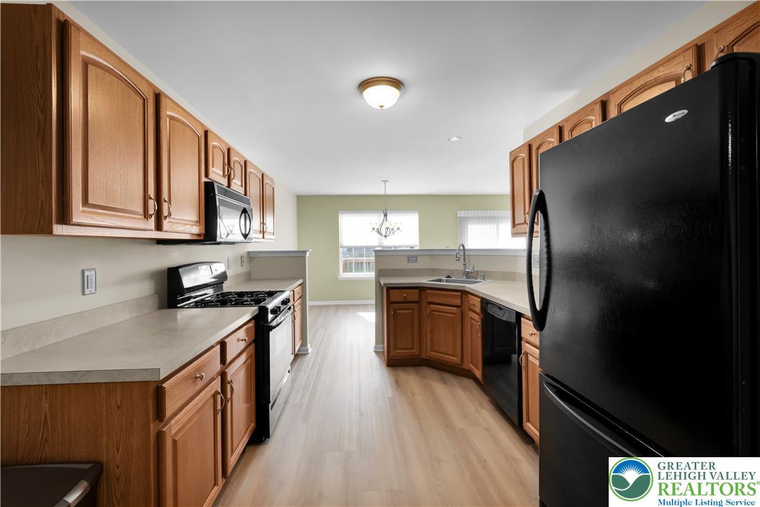 6835 Lincoln Drive Property Photo 10