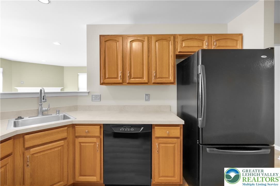6835 Lincoln Drive Property Photo 11