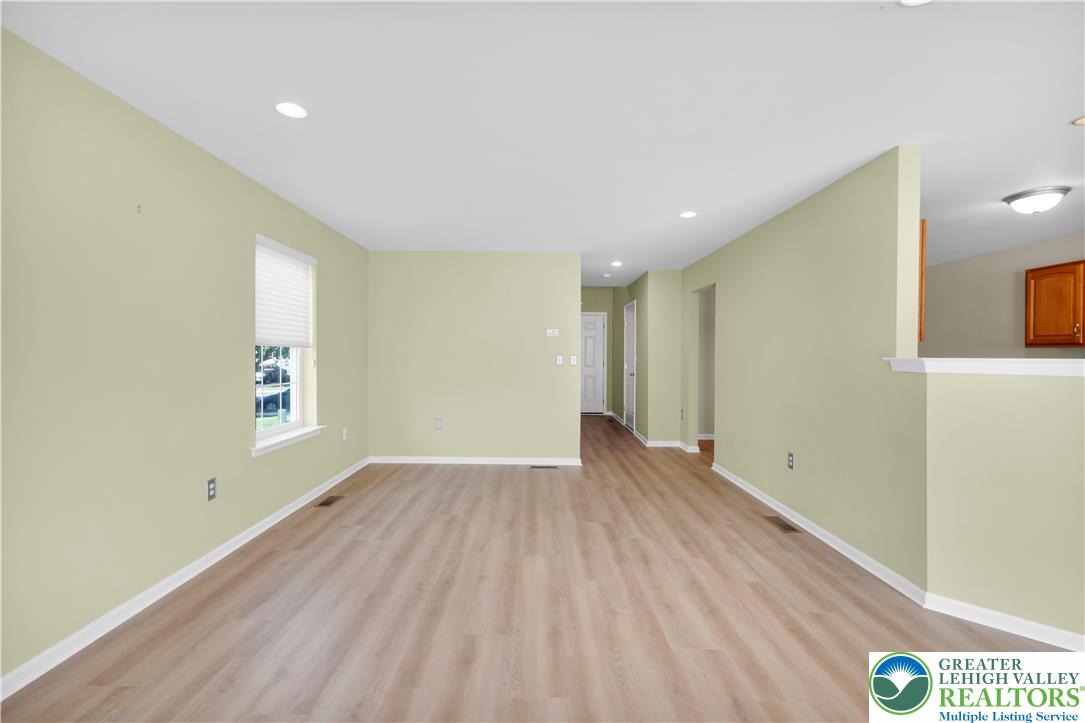 6835 Lincoln Drive Property Photo 14