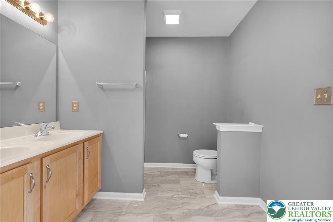 6835 Lincoln Drive Property Photo 32