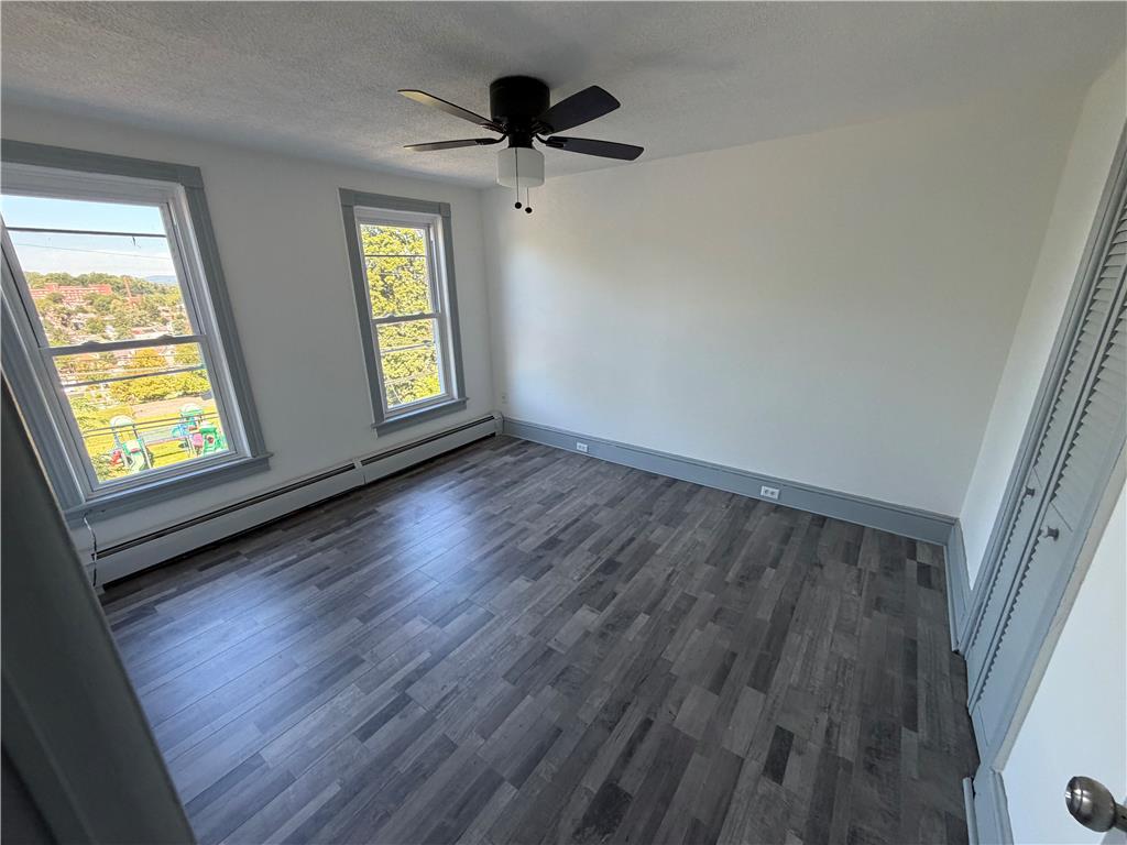 975 Wyandotte Street Property Photo 8