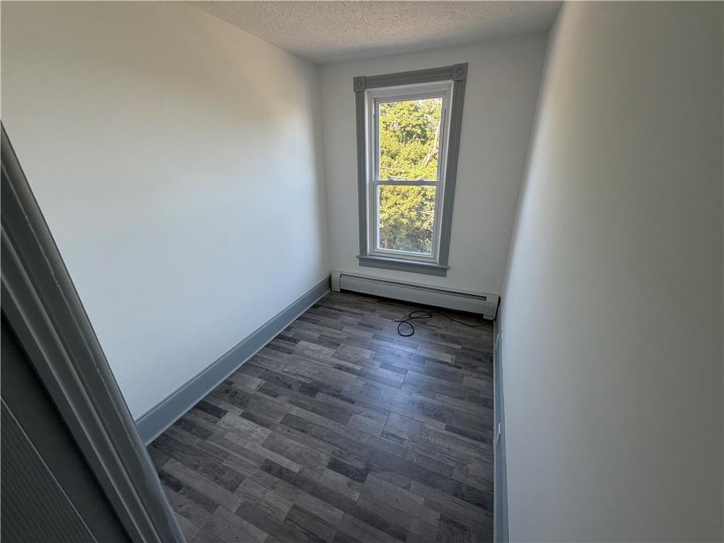 975 Wyandotte Street Property Photo 10