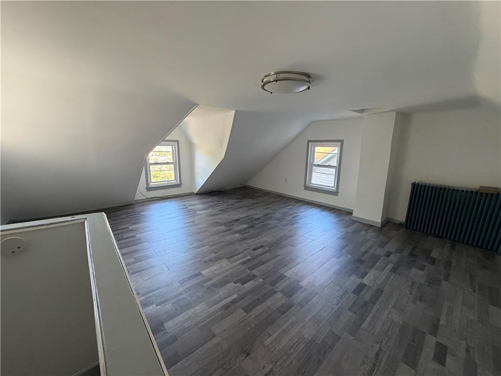 975 Wyandotte Street Property Photo 12