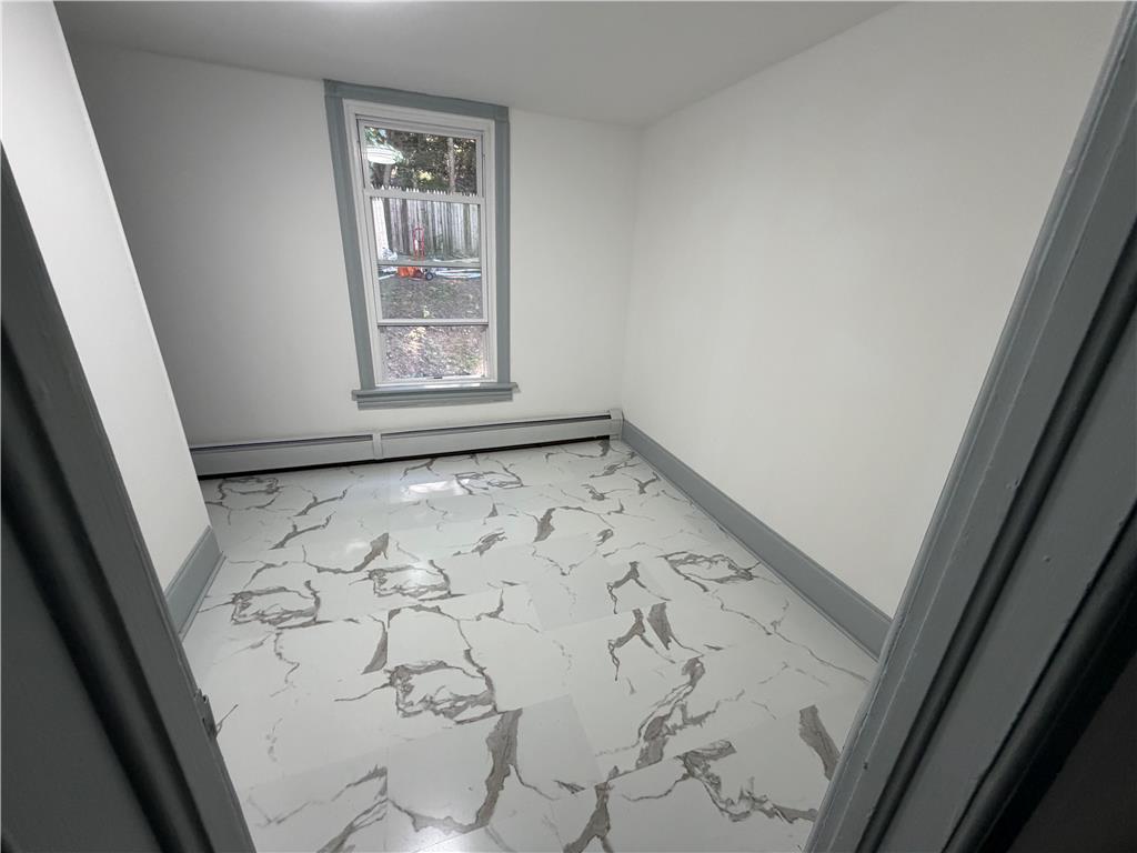 975 Wyandotte Street Property Photo 14