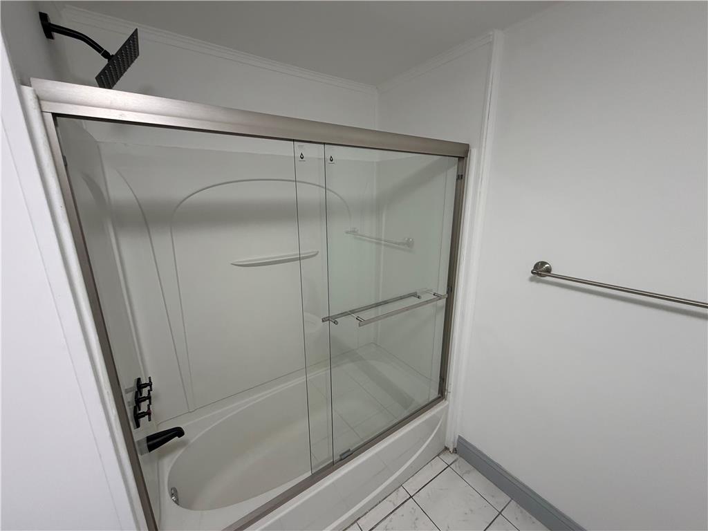 975 Wyandotte Street Property Photo 17
