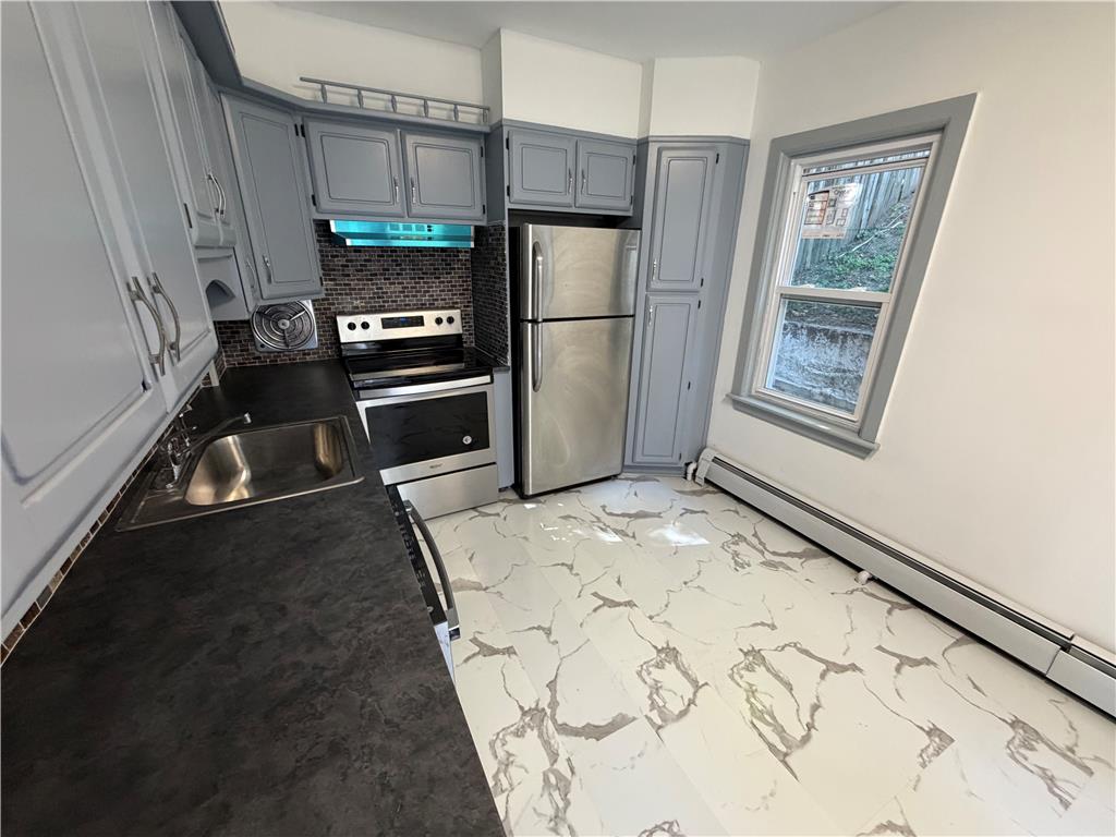 975 Wyandotte Street Property Photo 18