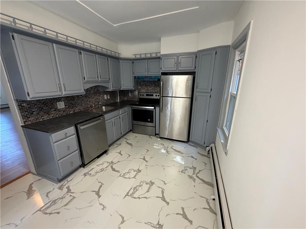 975 Wyandotte Street Property Photo 19