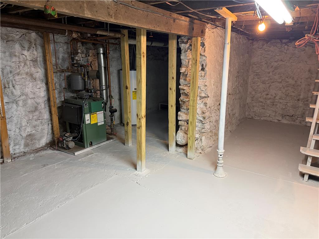 975 Wyandotte Street Property Photo 21