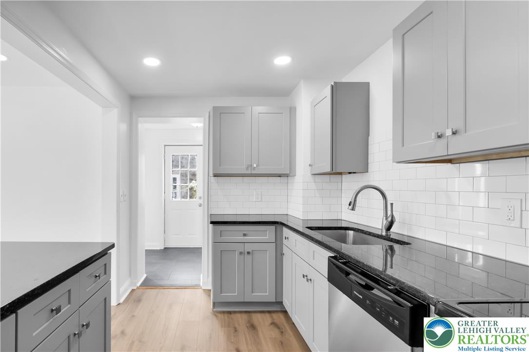200 North 7th Street Property Photo 12