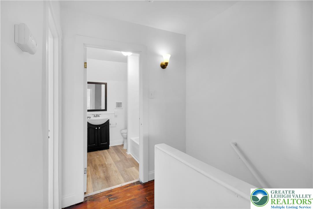 200 North 7th Street Property Photo 27
