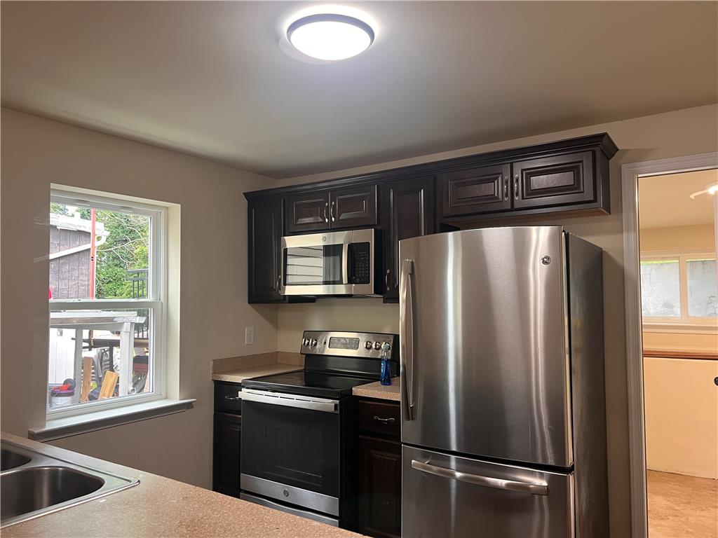 811 Vernon Street Property Photo 3