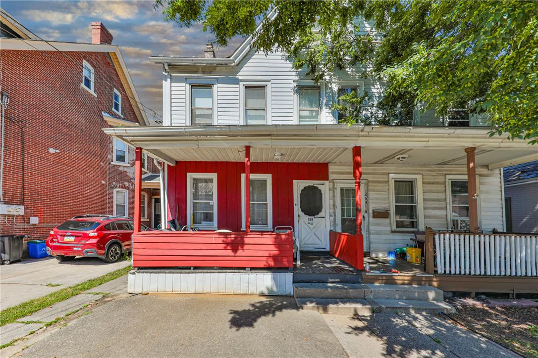251 East Goepp Street Property Photo 1