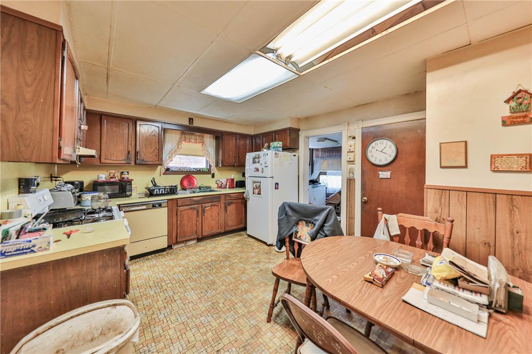 251 East Goepp Street Property Photo 6
