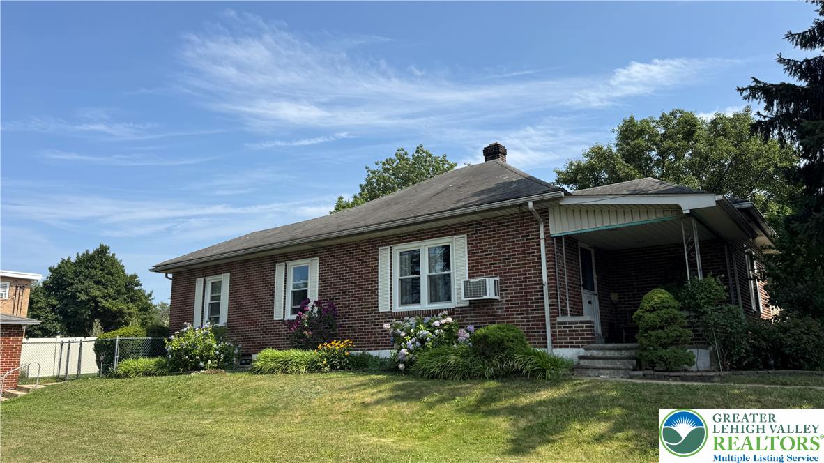 639 North Graham Street Property Photo 1