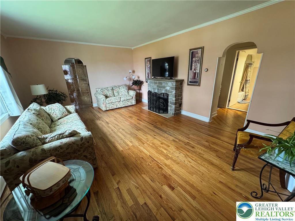 639 North Graham Street Property Photo 10