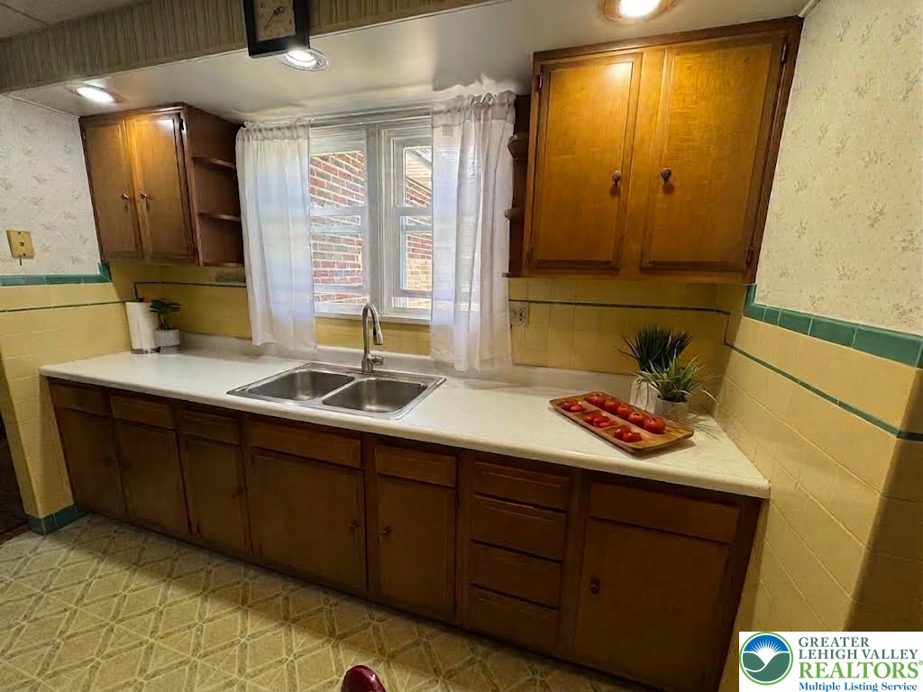 639 North Graham Street Property Photo 19