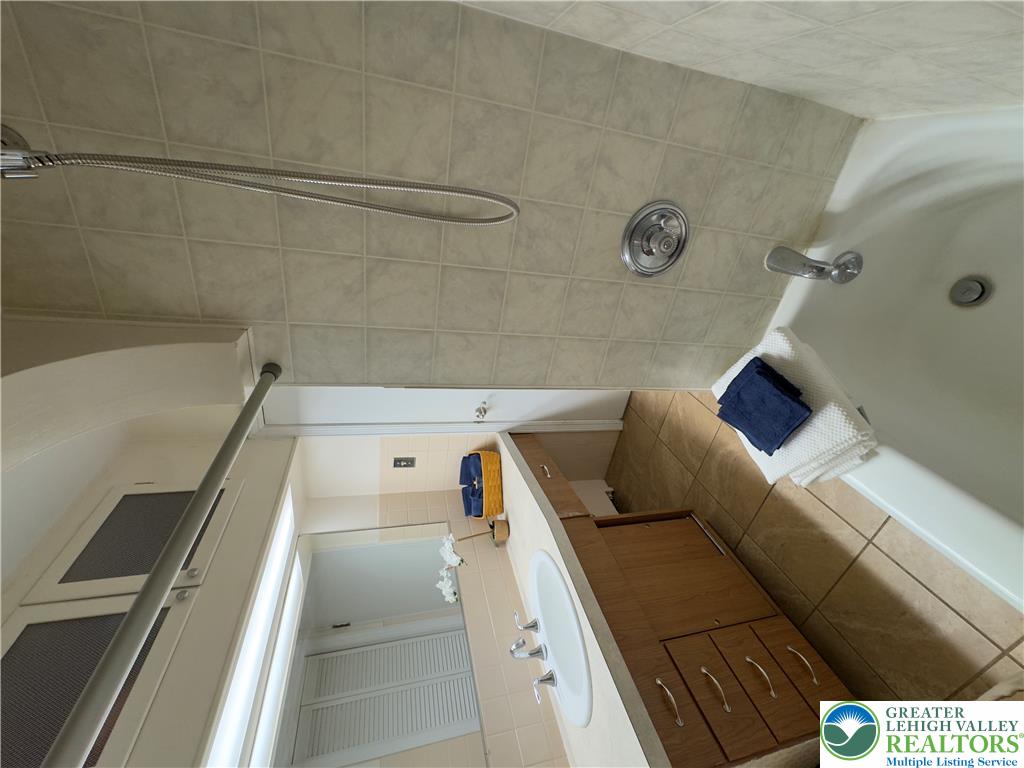 639 North Graham Street Property Photo 26