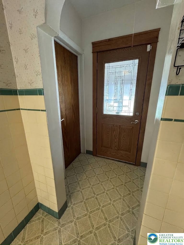 639 North Graham Street Property Photo 38