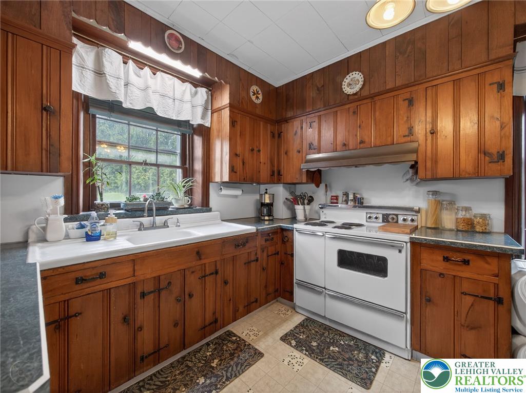 2307 Howertown Road Property Photo 19