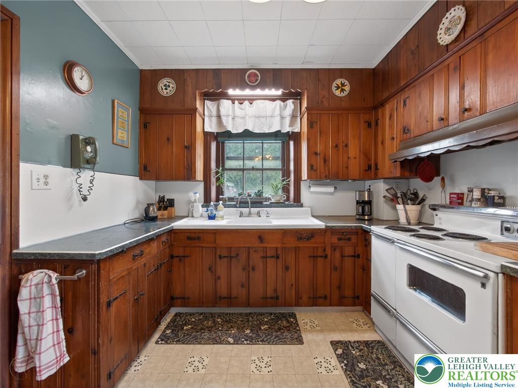 2307 Howertown Road Property Photo 20